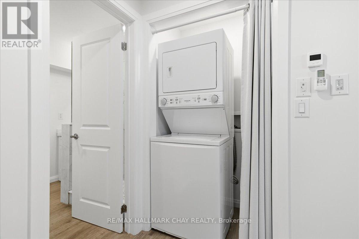 B - 325 Peter Street N, Orillia, Ontario  L3V 5A4 - Photo 22 - S12791446