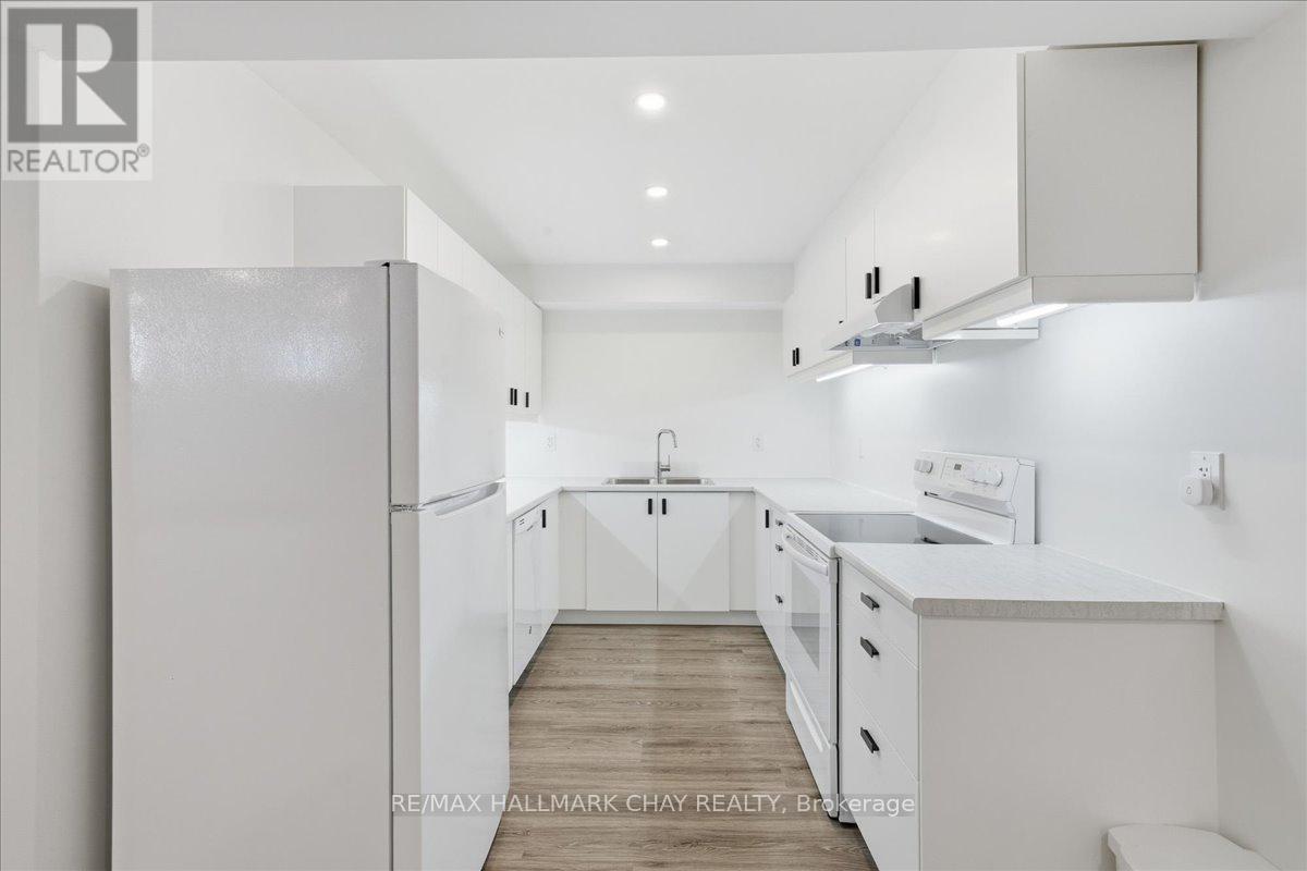 B - 325 Peter Street N, Orillia, Ontario  L3V 5A4 - Photo 6 - S12791446