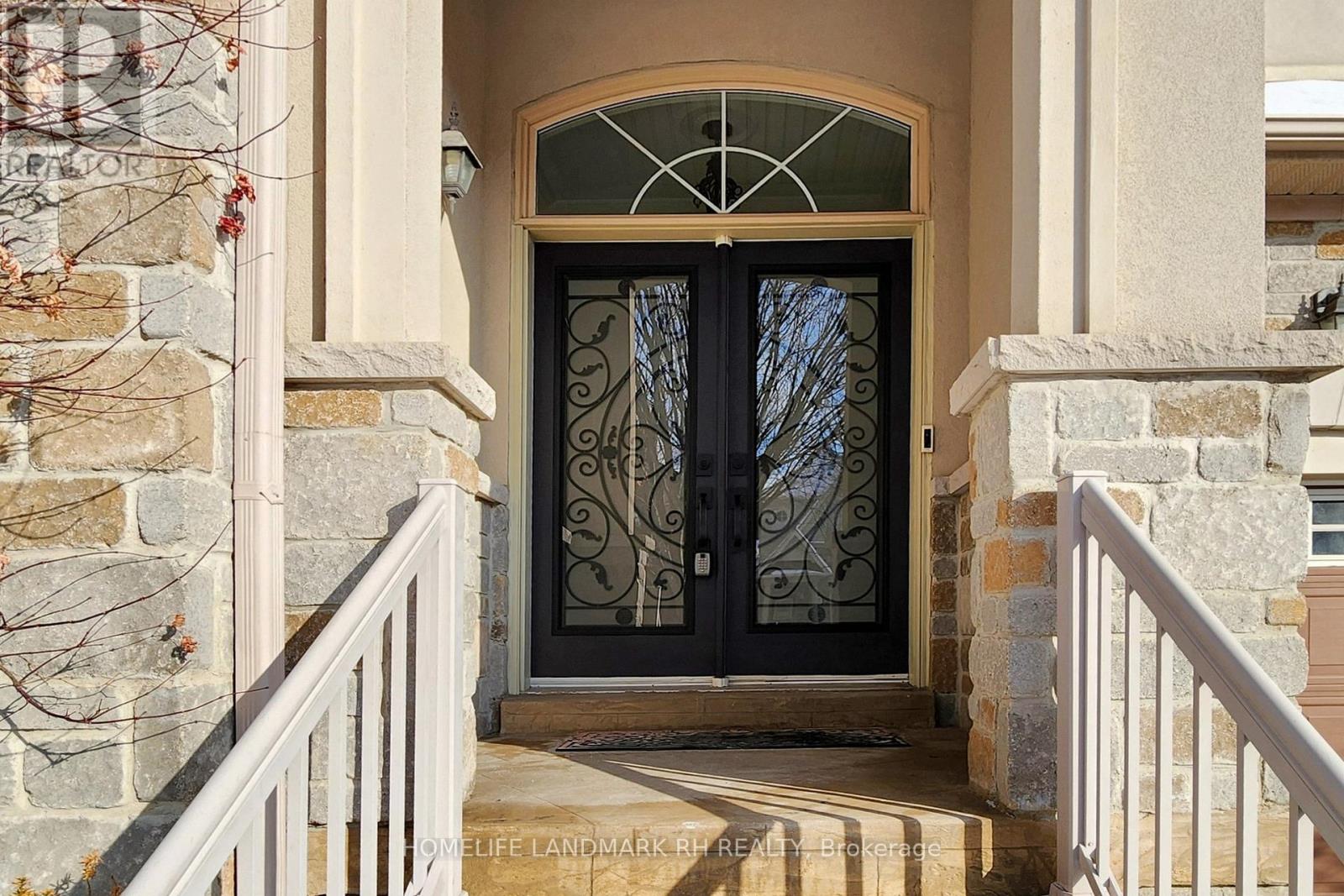 26 Jacobi Court, Vaughan, Ontario  L4J 9H8 - Photo 2 - N12787000