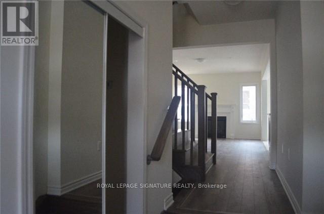 311 Beasley Terrace, Milton (Fo Ford), Ontario  L9E 1C5 - Photo 2 - W12791408