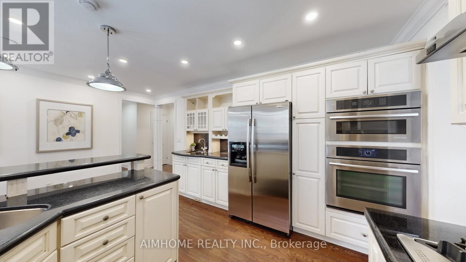 131 Castle Crescent, Oakville, Ontario  L6J 5H4 - Photo 11 - W12791414