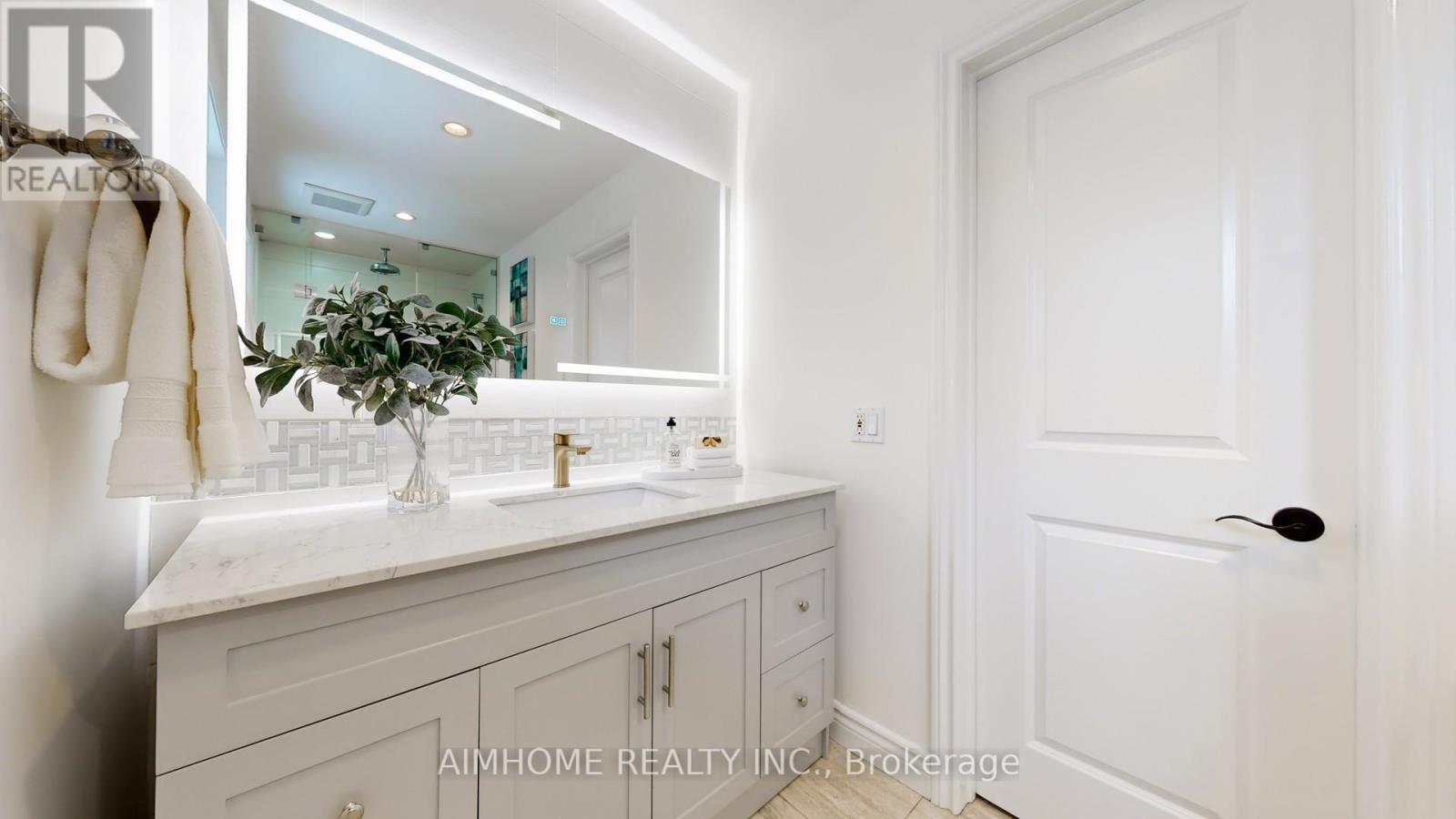 131 Castle Crescent, Oakville, Ontario  L6J 5H4 - Photo 25 - W12791414