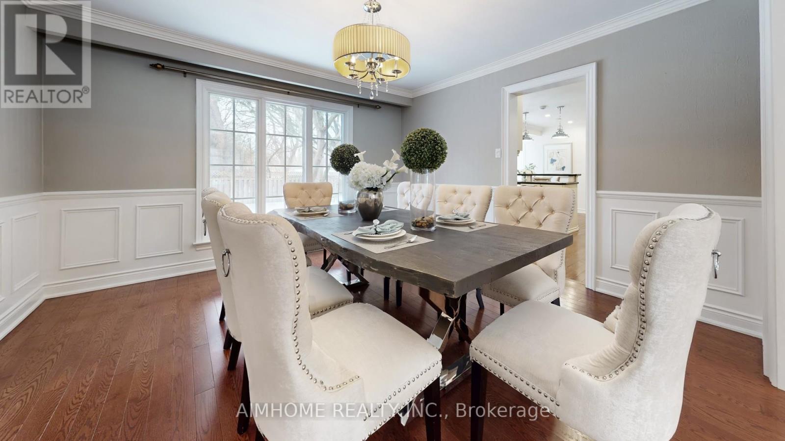 131 Castle Crescent, Oakville, Ontario  L6J 5H4 - Photo 8 - W12791414