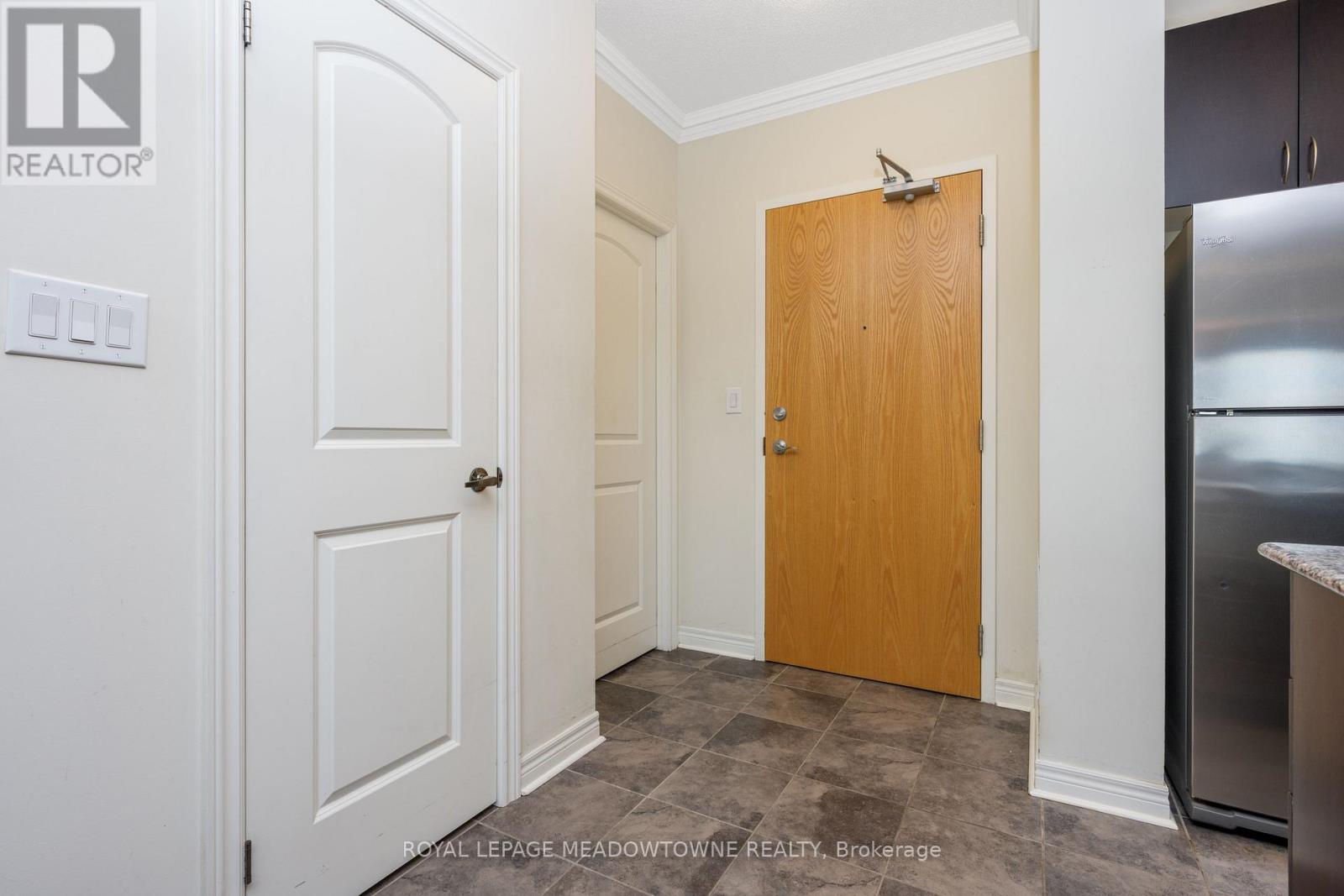 308 - 383 Main Street E, Milton, Ontario  L9T 8K8 - Photo 4 - W12791424