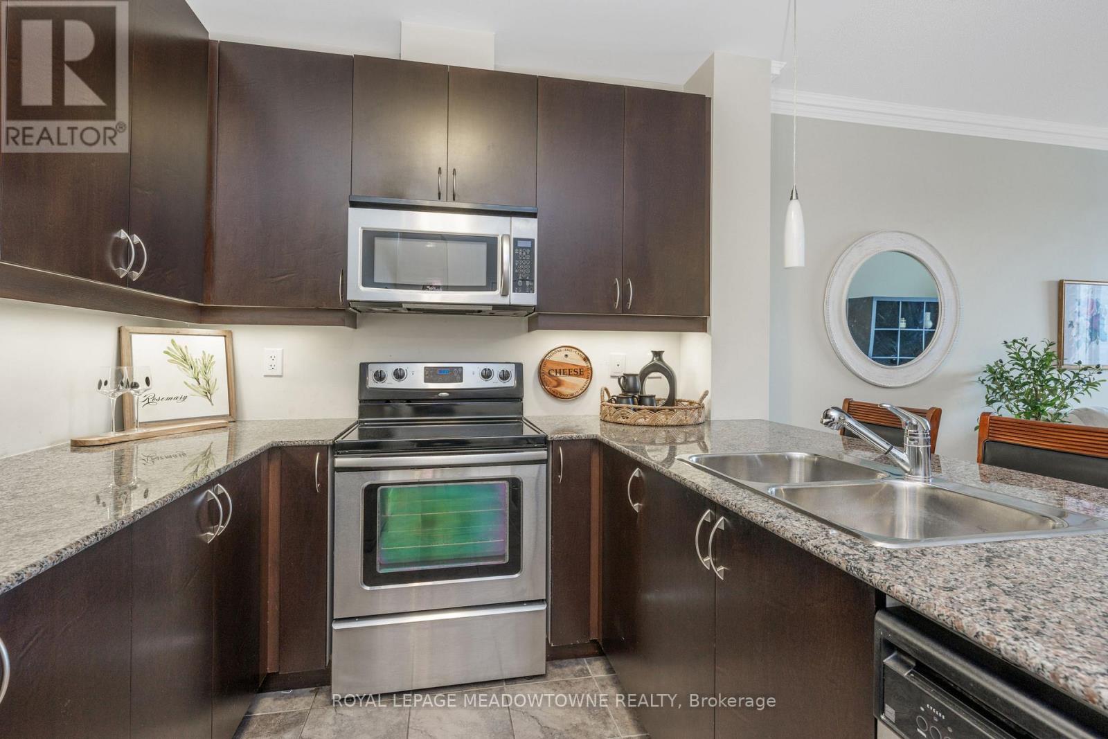 308 - 383 Main Street E, Milton, Ontario  L9T 8K8 - Photo 8 - W12791424