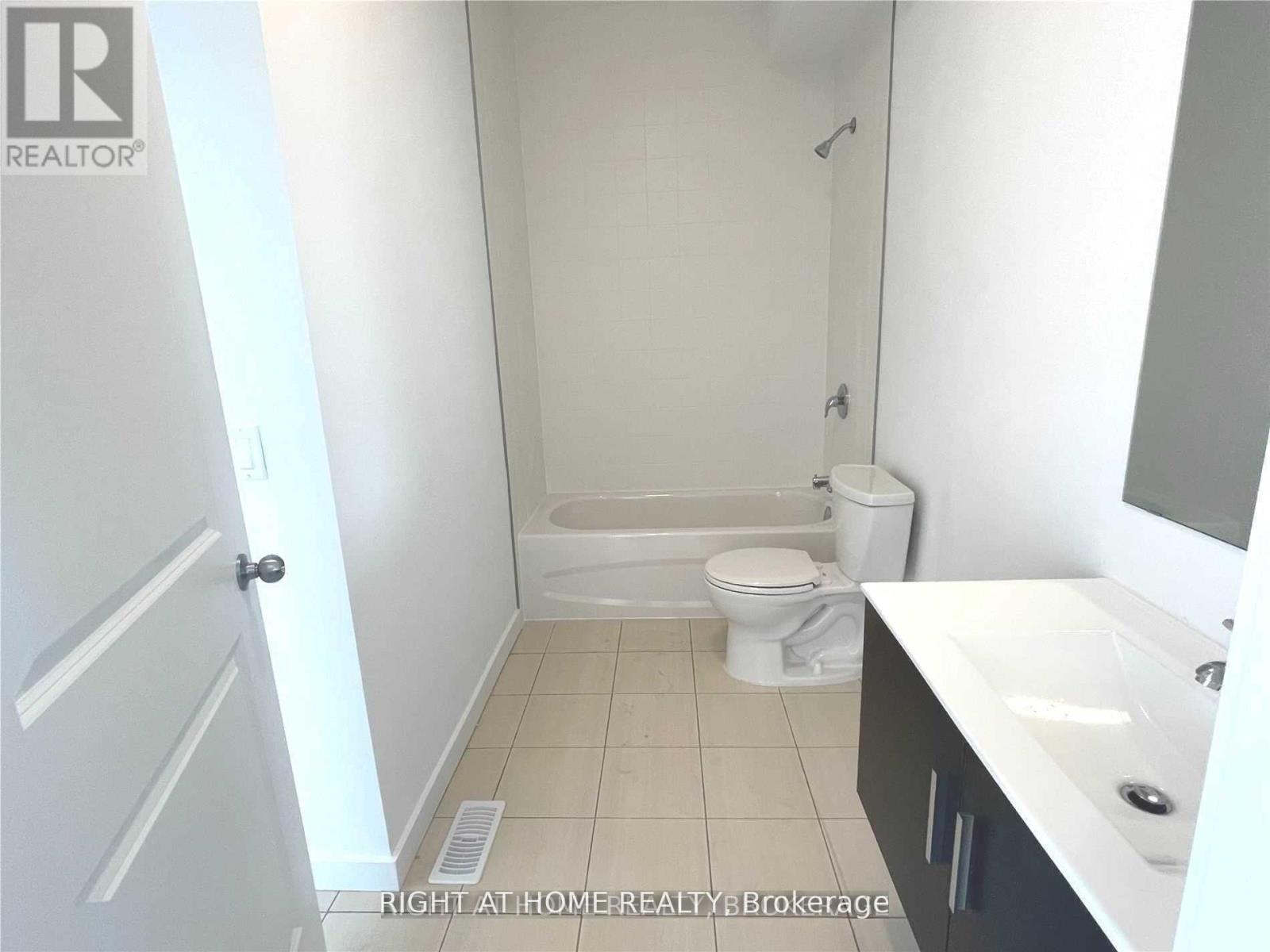 351 Chaffey Street, Welland, Ontario  L3B 0K5 - Photo 11 - X12791406