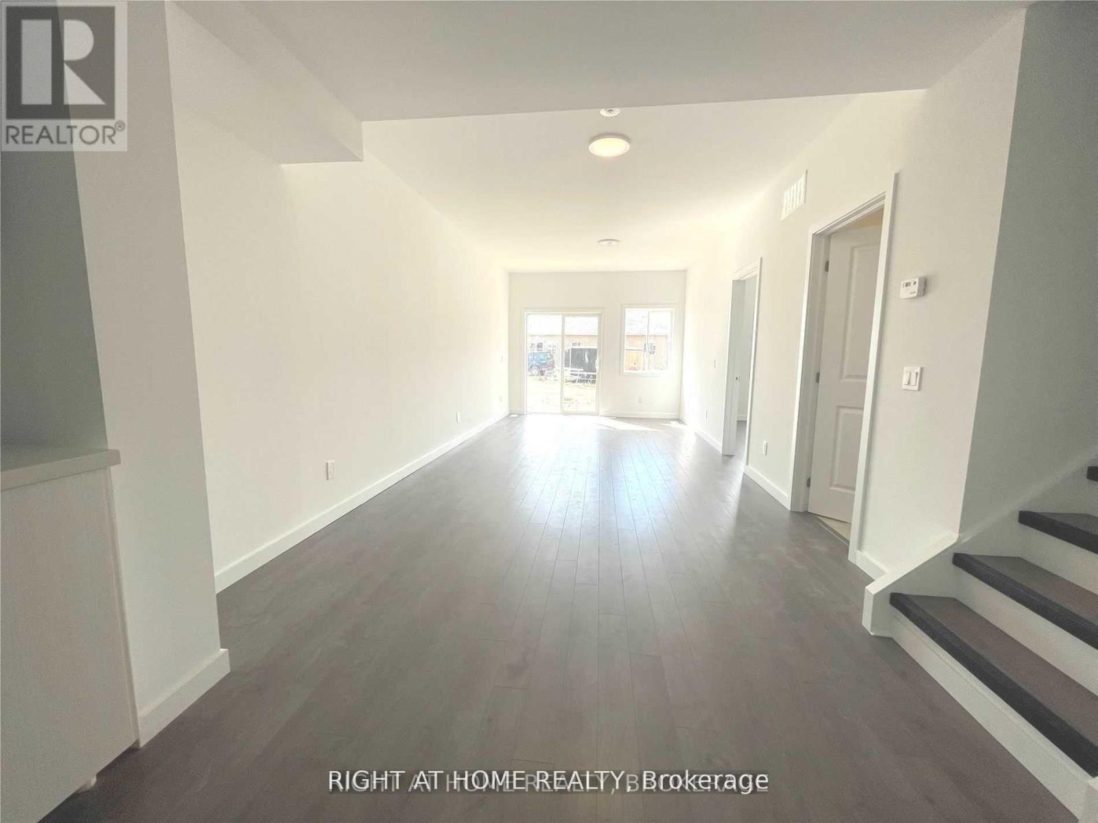 351 Chaffey Street, Welland, Ontario  L3B 0K5 - Photo 6 - X12791406