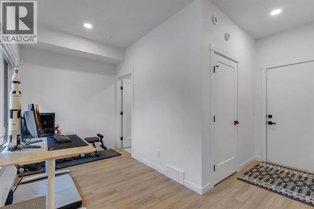 213 Greenbriar Common Nw, Calgary, Alberta  T3B 6J3 - Photo 11 - A2282276