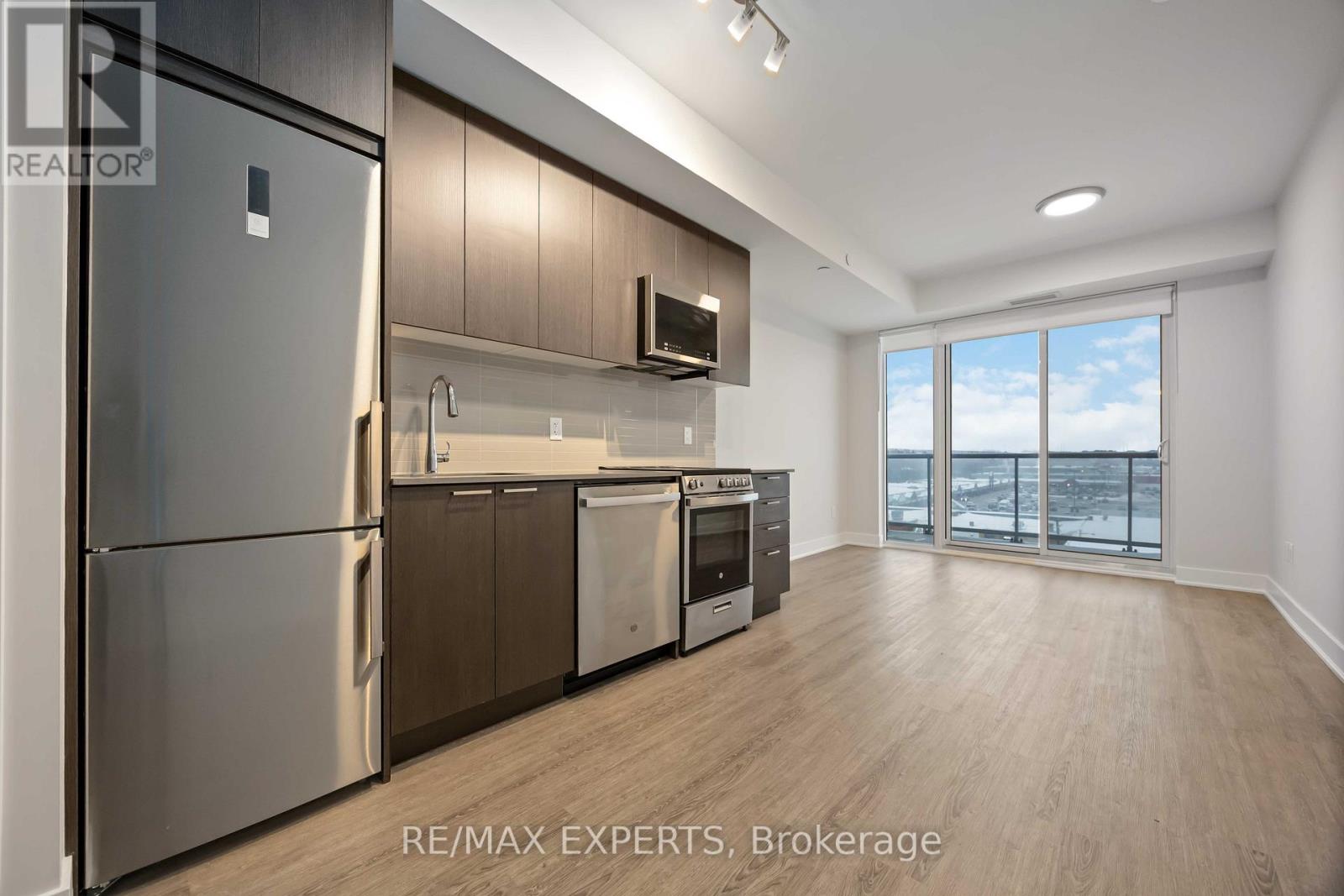 606 - 185 Deerfield Road, Newmarket, Ontario  L3Y 0G7 - Photo 12 - N12689342