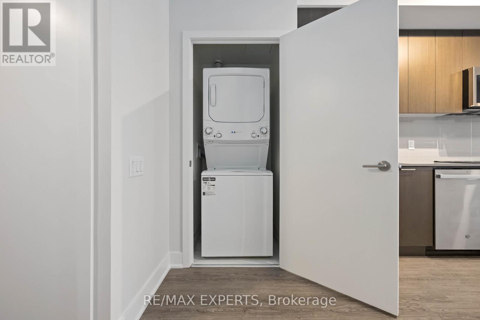 606 - 185 Deerfield Road, Newmarket, Ontario  L3Y 0G7 - Photo 11 - N12689342