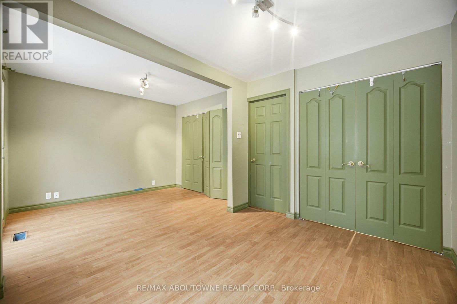 347 Queen Mary Drive, Oakville, Ontario  L6K 3L7 - Photo 23 - W12788018