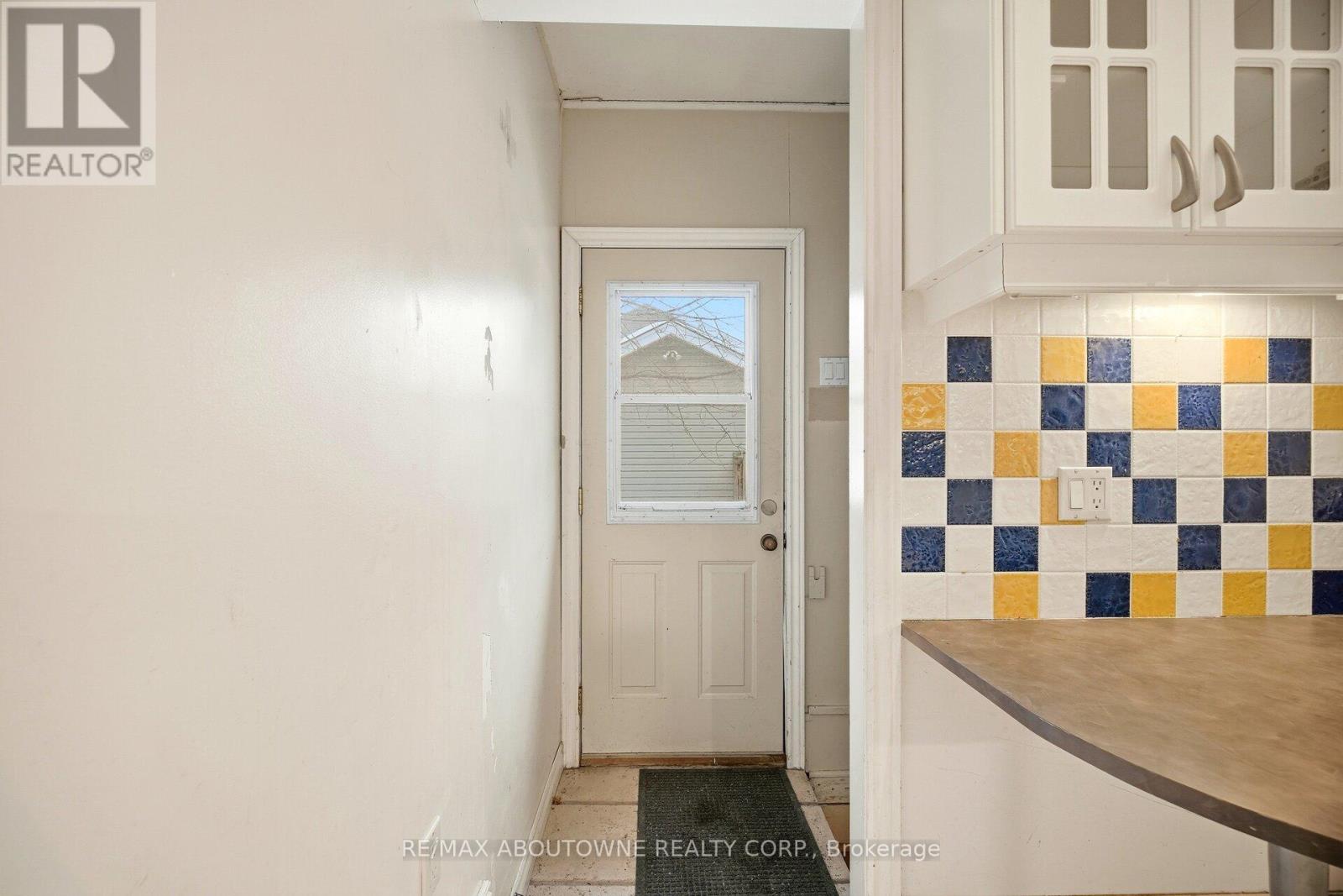 347 Queen Mary Drive, Oakville, Ontario  L6K 3L7 - Photo 31 - W12788018