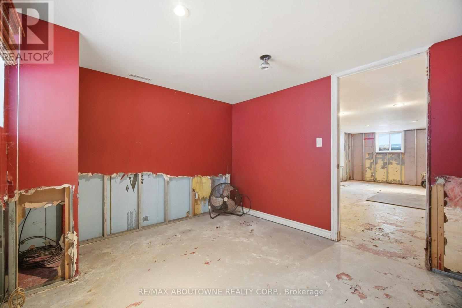 347 Queen Mary Drive, Oakville, Ontario  L6K 3L7 - Photo 40 - W12788018