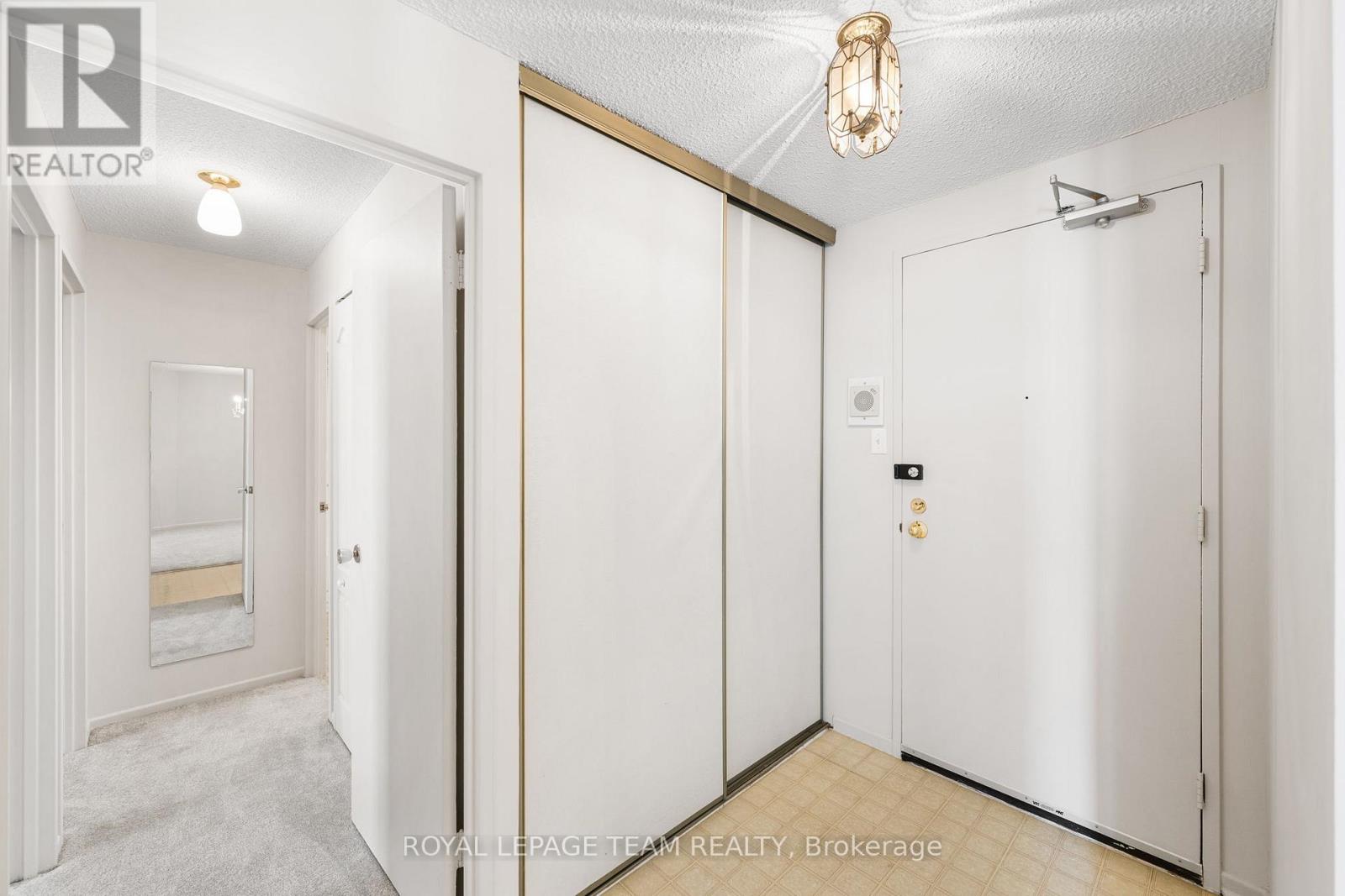 1101 - 1081 Ambleside Drive, Ottawa, Ontario  K2B 8C8 - Photo 6 - X12791448