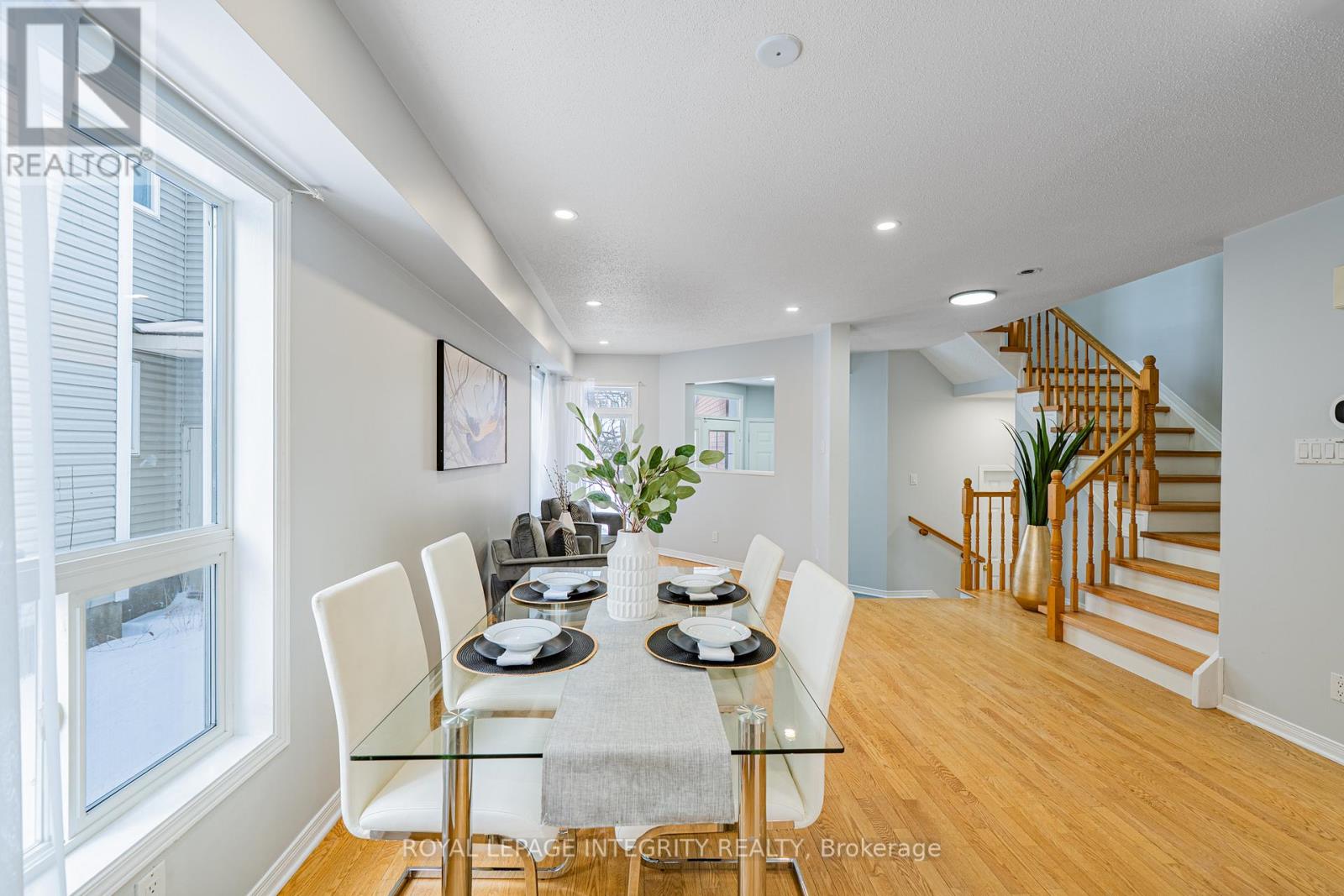 111 Hemlo Crescent, Ottawa, Ontario  K2T 1C9 - Photo 8 - X12791468