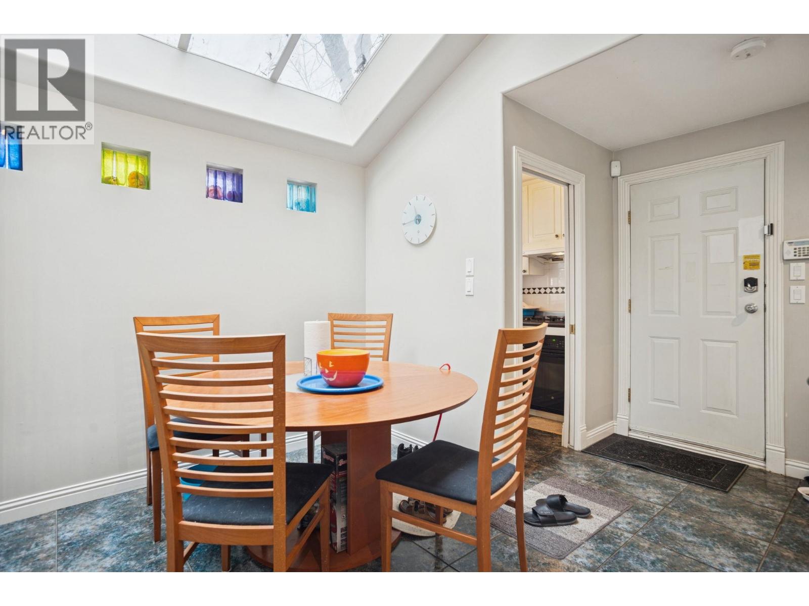 2085 Qualicum Drive, Vancouver, British Columbia  V5P 2M3 - Photo 10 - R3090103