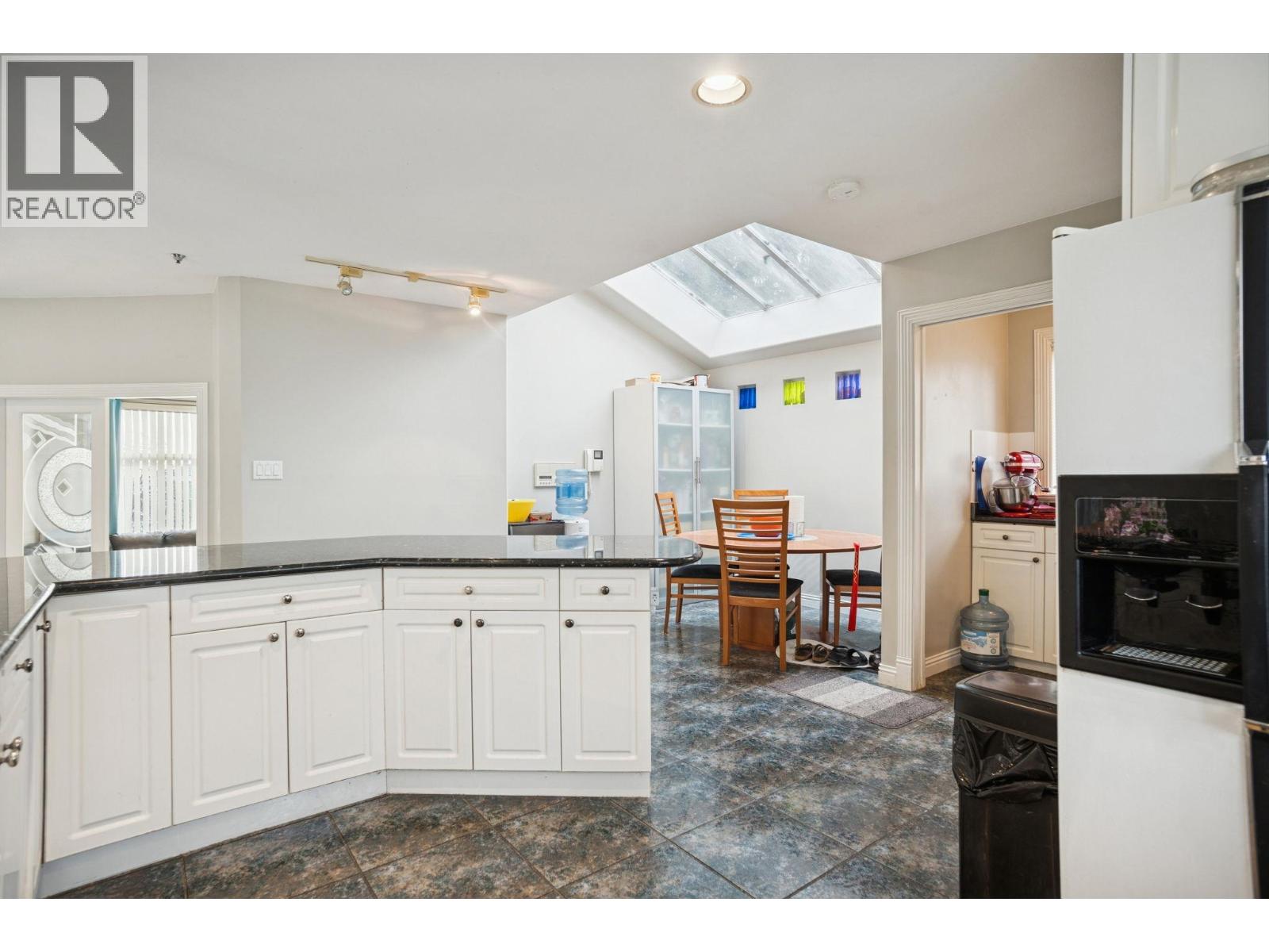 2085 Qualicum Drive, Vancouver, British Columbia  V5P 2M3 - Photo 11 - R3090103