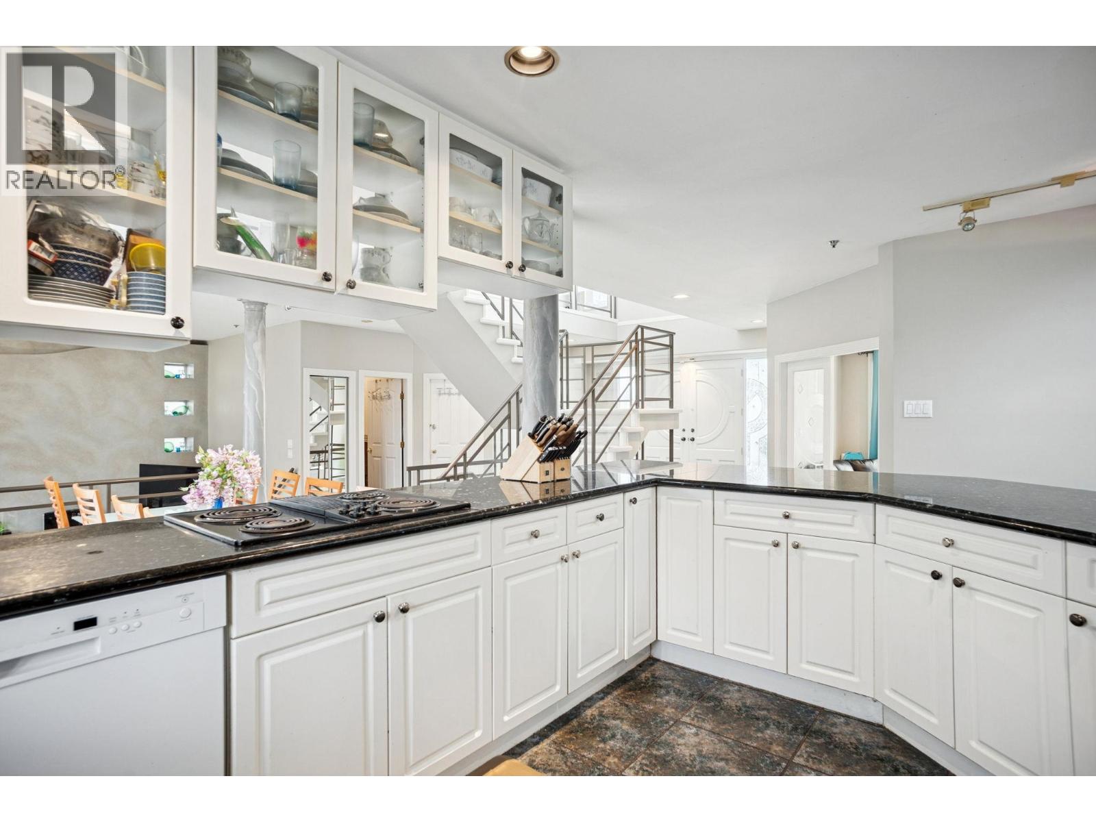 2085 Qualicum Drive, Vancouver, British Columbia  V5P 2M3 - Photo 12 - R3090103