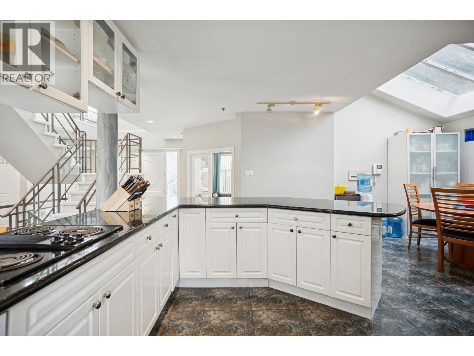 2085 Qualicum Drive, Vancouver, British Columbia  V5P 2M3 - Photo 13 - R3090103