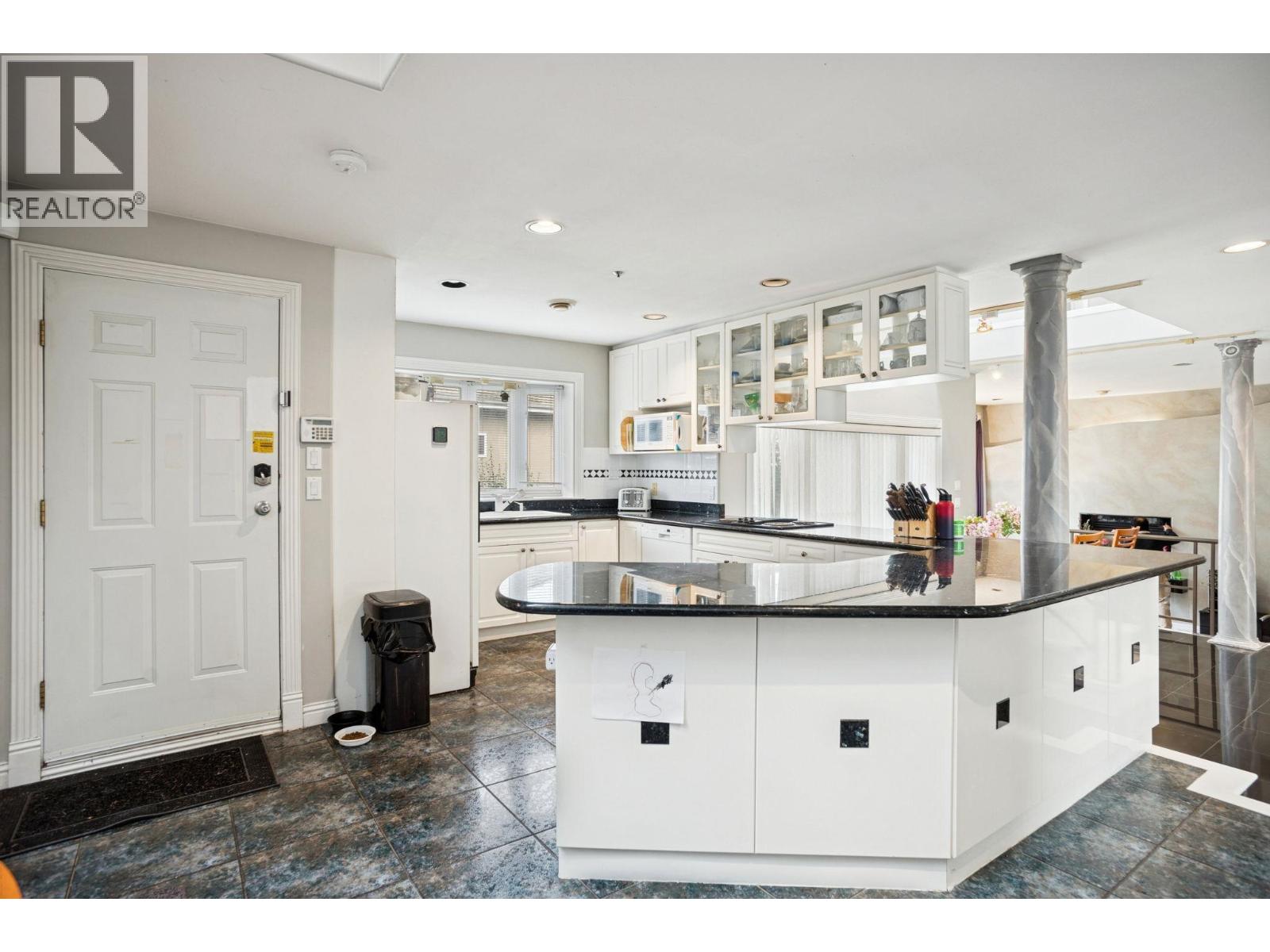 2085 Qualicum Drive, Vancouver, British Columbia  V5P 2M3 - Photo 16 - R3090103