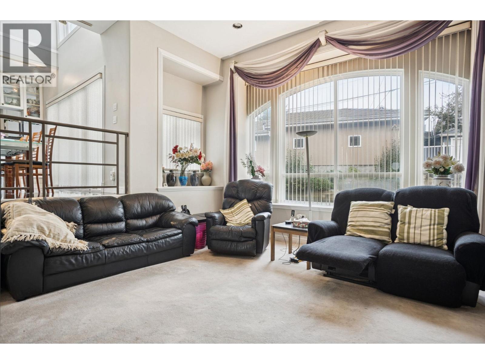 2085 Qualicum Drive, Vancouver, British Columbia  V5P 2M3 - Photo 2 - R3090103