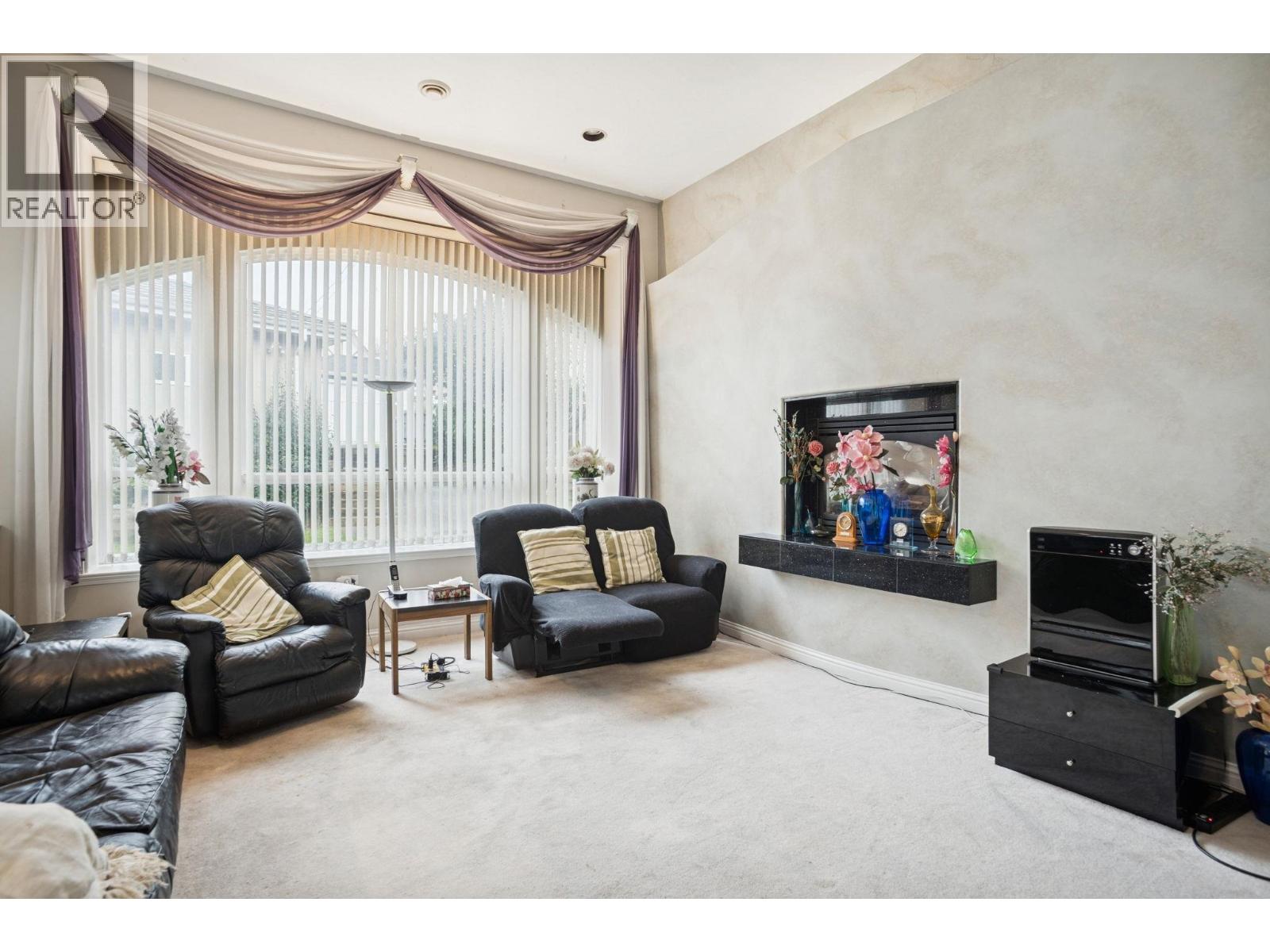 2085 Qualicum Drive, Vancouver, British Columbia  V5P 2M3 - Photo 4 - R3090103