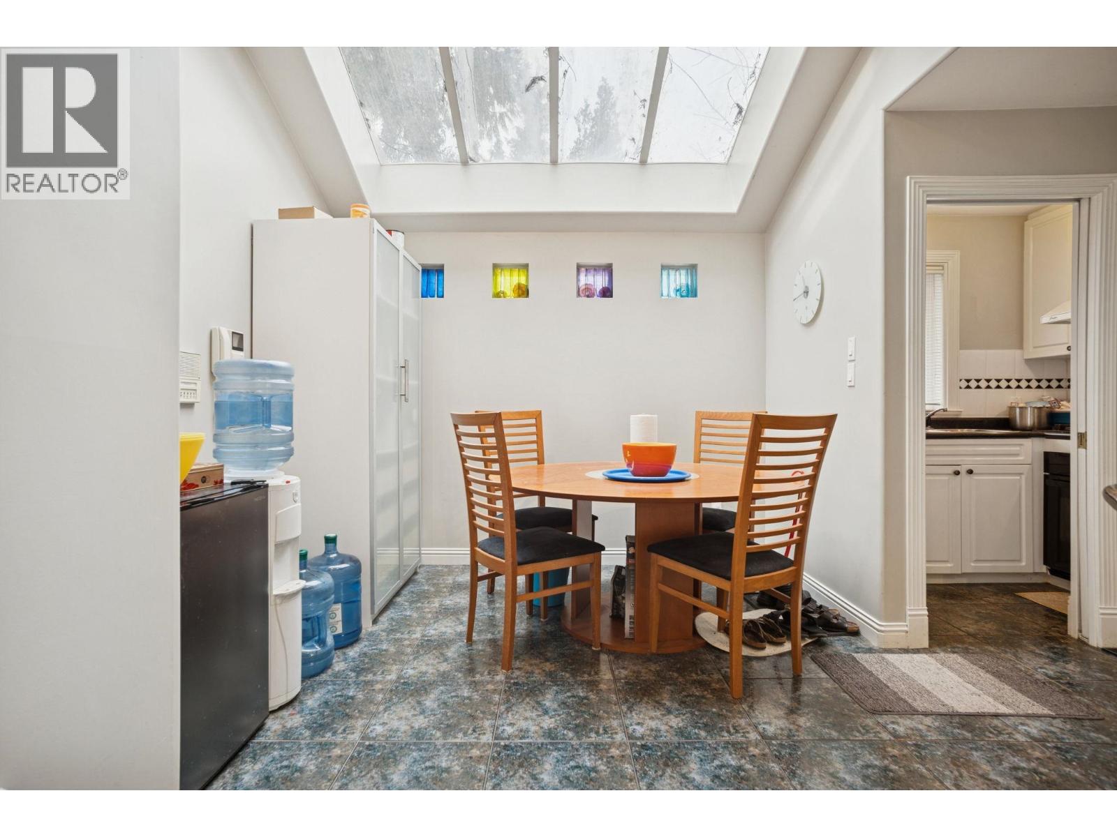 2085 Qualicum Drive, Vancouver, British Columbia  V5P 2M3 - Photo 9 - R3090103