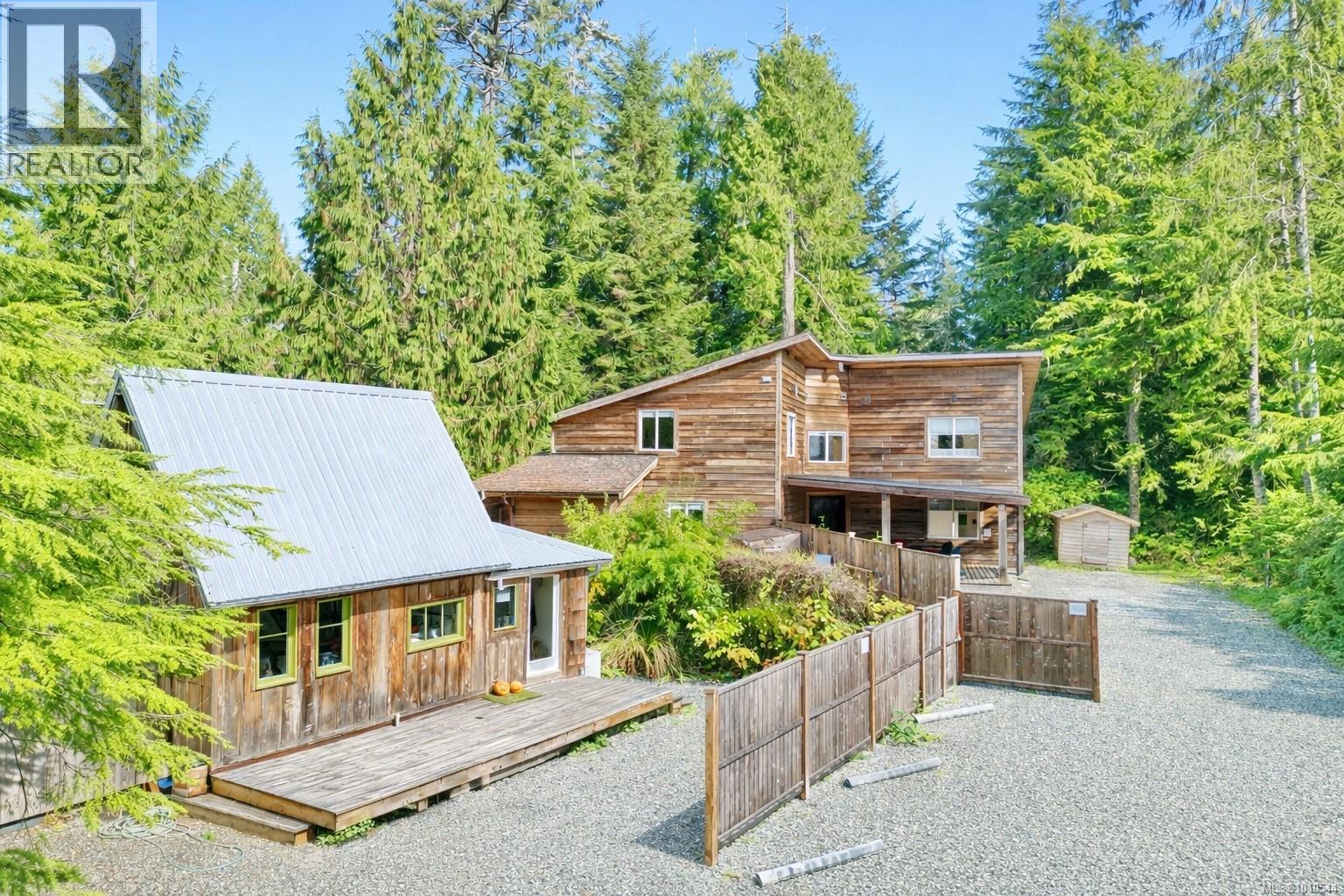 1316 Lynn Rd, Tofino, British Columbia