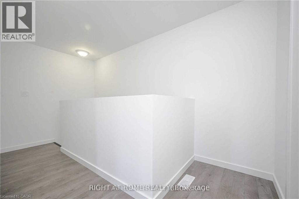 351 Chaffey Street, Welland, Ontario  L3B 0K5 - Photo 14 - 40805439