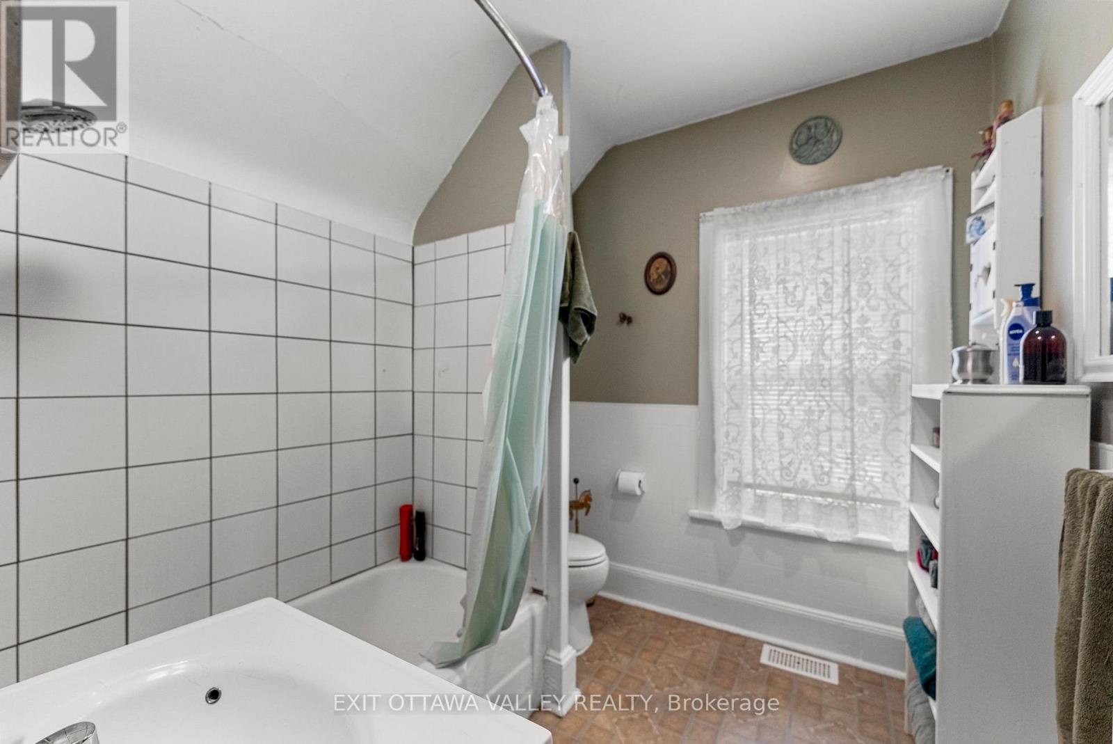 80 Hunter Street, Pembroke, Ontario  K8A 2N5 - Photo 31 - X12791486