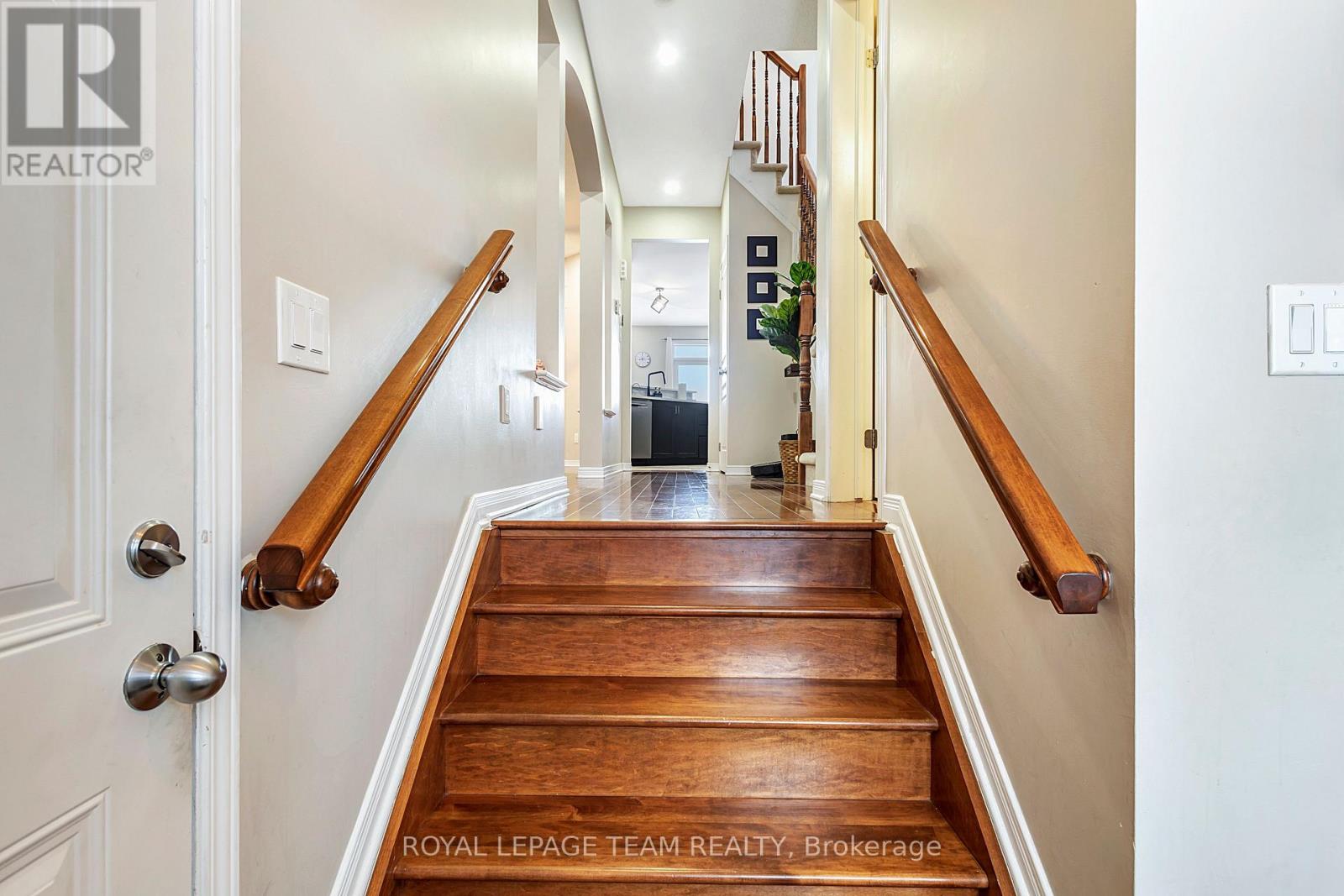 276 Harthill Way, Ottawa, Ontario  K2J 0P2 - Photo 5 - X12791488