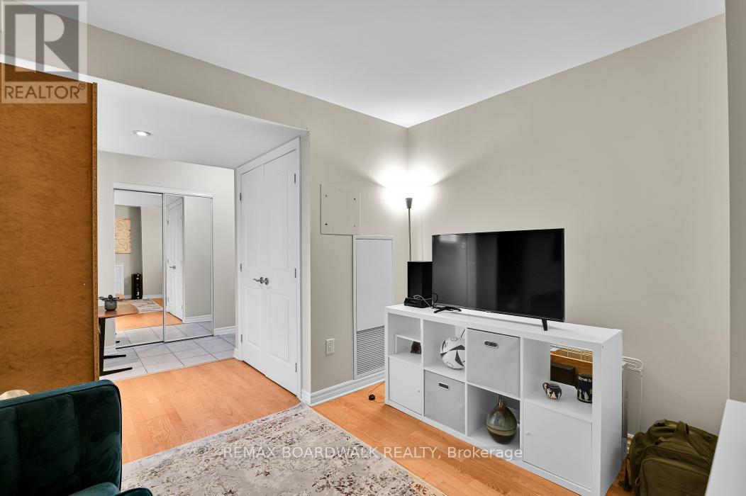 307 - 314 Central Park Drive, Ottawa, Ontario  K2C 4G4 - Photo 10 - X12791492