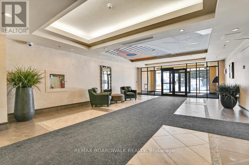 307 - 314 Central Park Drive, Ottawa, Ontario  K2C 4G4 - Photo 3 - X12791492