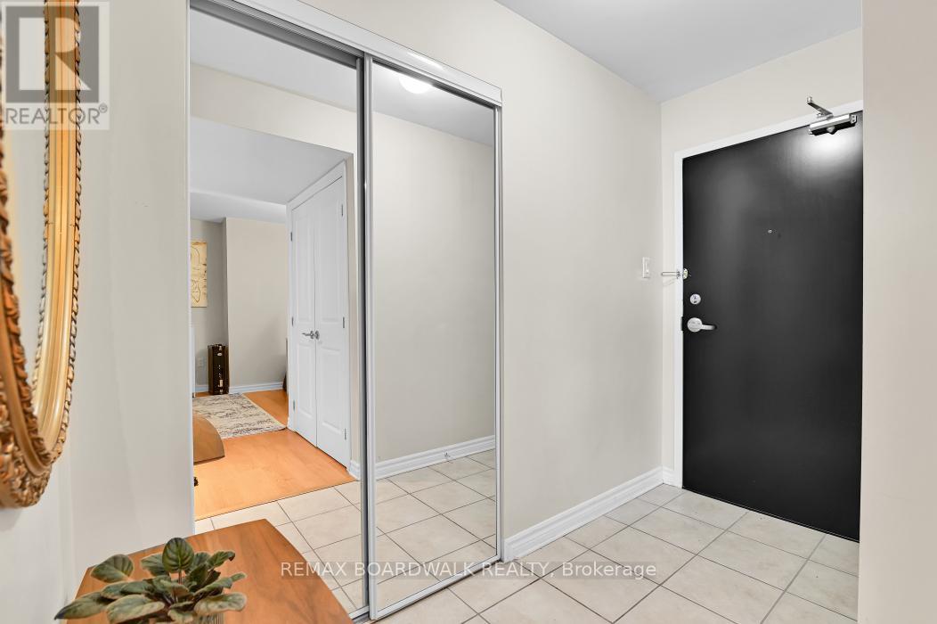 307 - 314 Central Park Drive, Ottawa, Ontario  K2C 4G4 - Photo 7 - X12791492