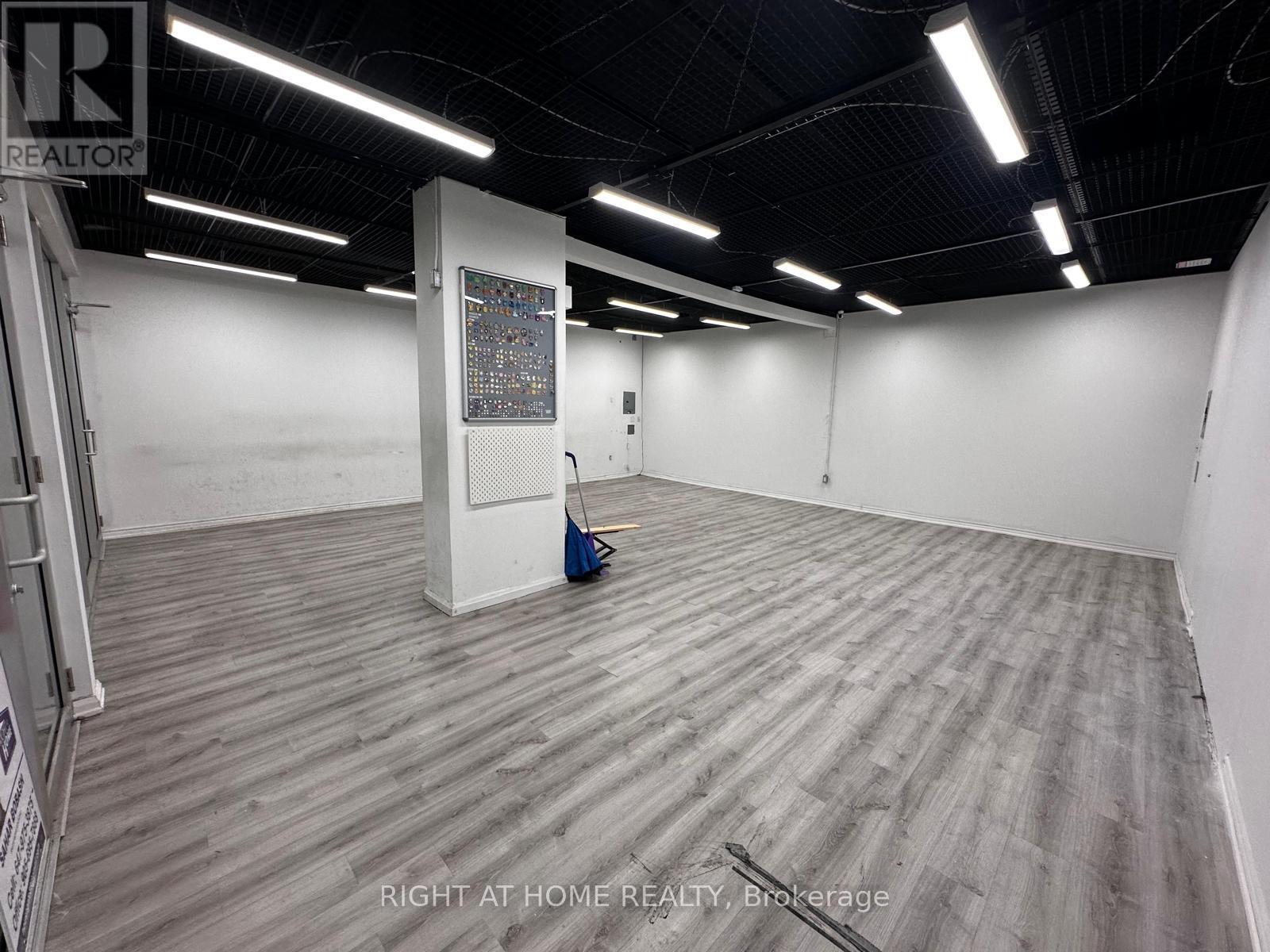 39 - 384 Yonge Street, Toronto, Ontario  M5B 1S8 - Photo 4 - C12791504