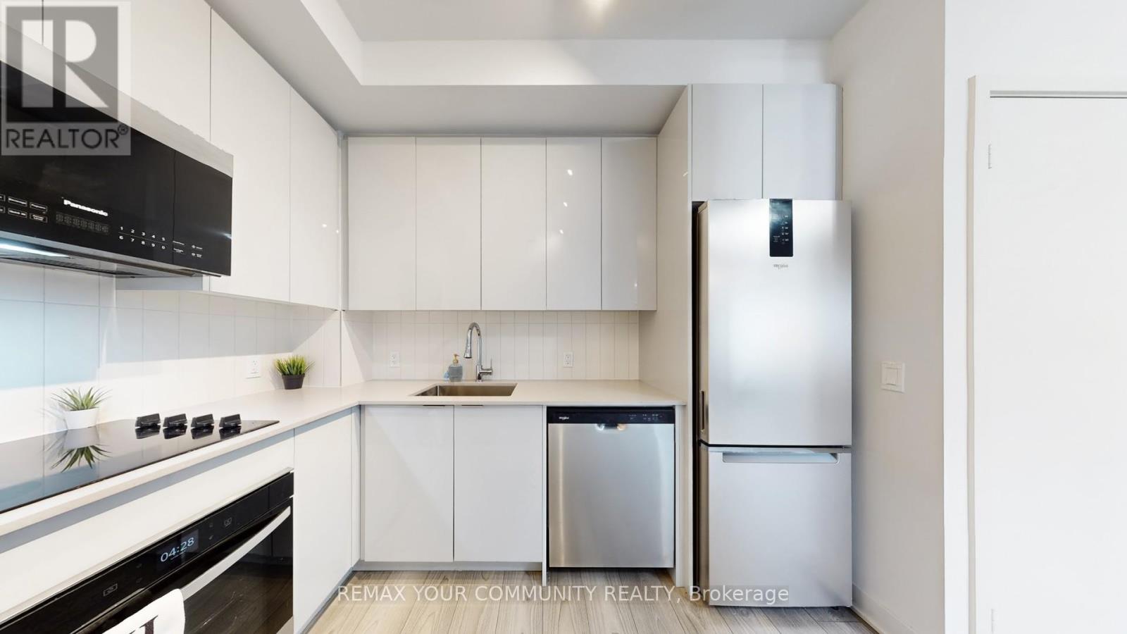 3011 - 2920 Highway 7 Road, Vaughan, Ontario L4K 0P4 - Photo 13 - N12791500