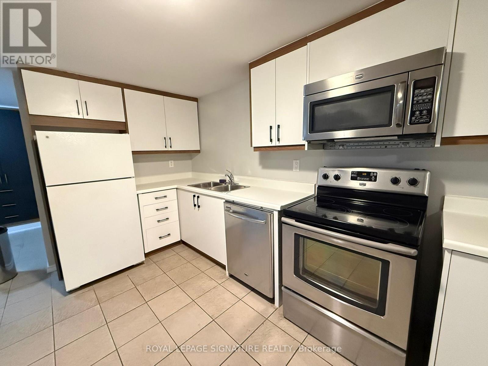 Bsmt - 40 Barkwin Drive, Toronto, Ontario  M9V 2W3 - Photo 12 - W12791496