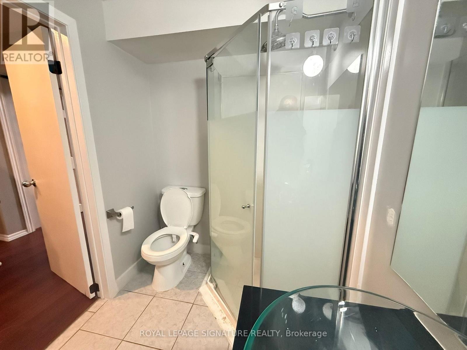 Bsmt - 40 Barkwin Drive, Toronto, Ontario  M9V 2W3 - Photo 6 - W12791496