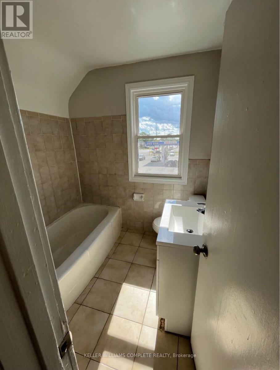 6083 Dunn Street, Niagara Falls, Ontario  L2G 2P3 - Photo 11 - X12791490