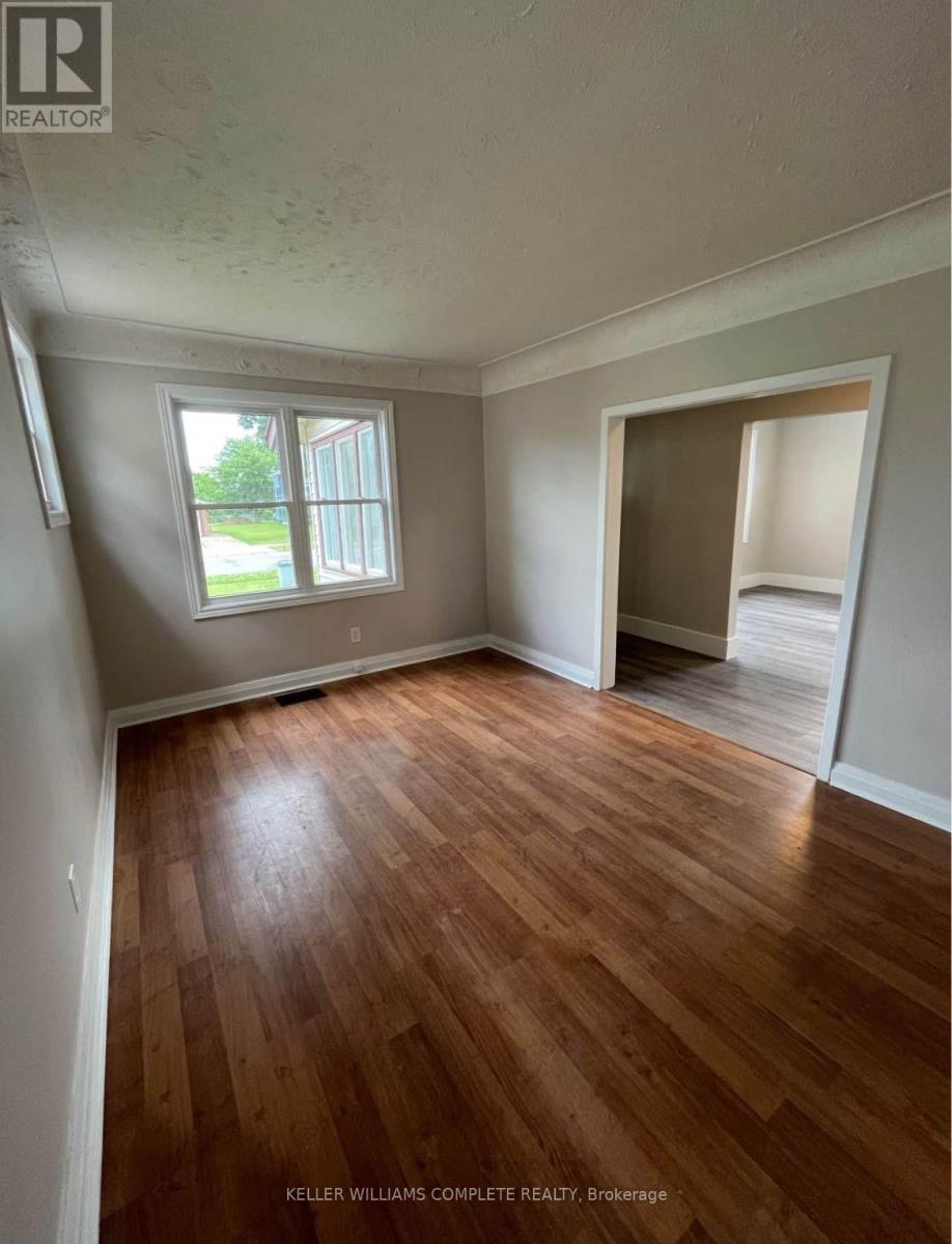 6083 Dunn Street, Niagara Falls, Ontario  L2G 2P3 - Photo 3 - X12791490