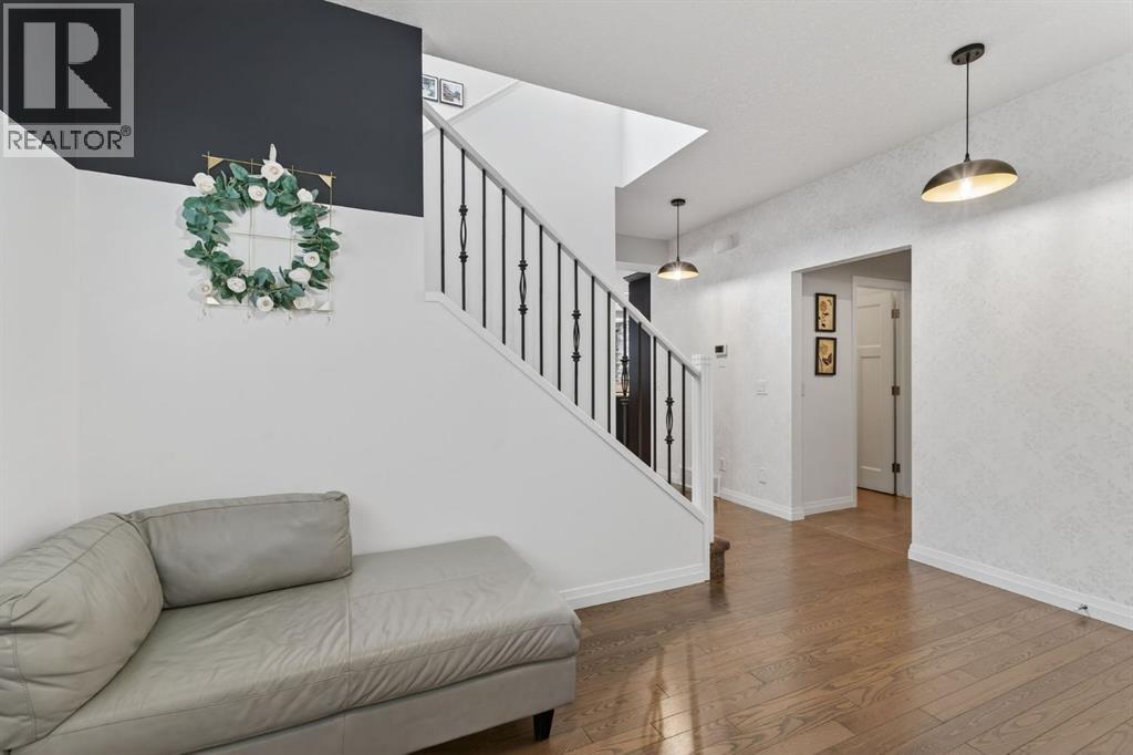 105 Riviera Crescent, Cochrane, Alberta  T4C 0V4 - Photo 3 - A2283068