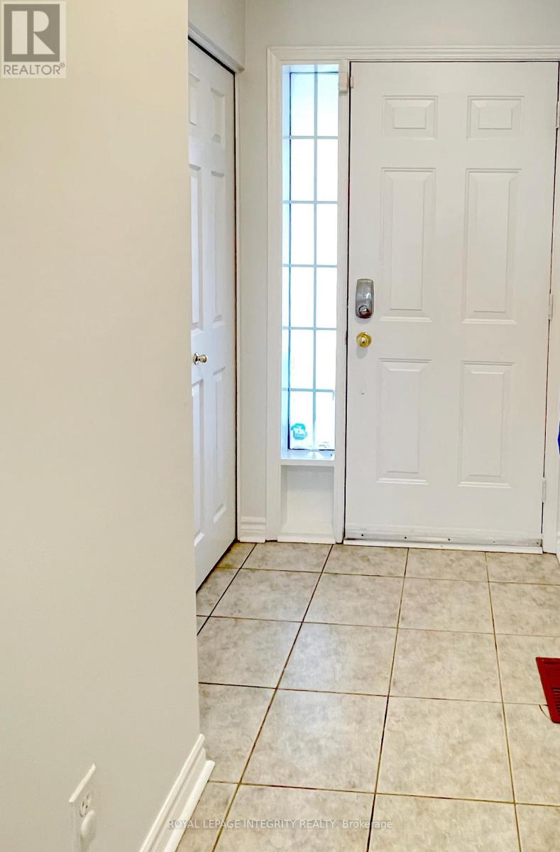 27 Santa Cruz Private, Ottawa, Ontario  K1G 6M5 - Photo 2 - X12791514