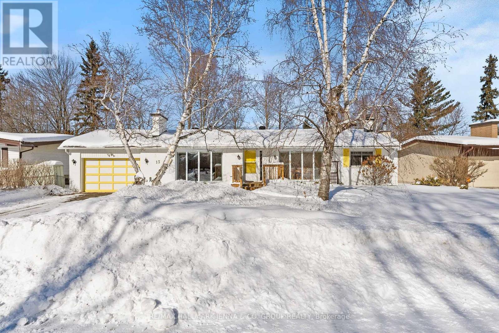 13 PINEPOINT DRIVE, Ottawa, Ontario