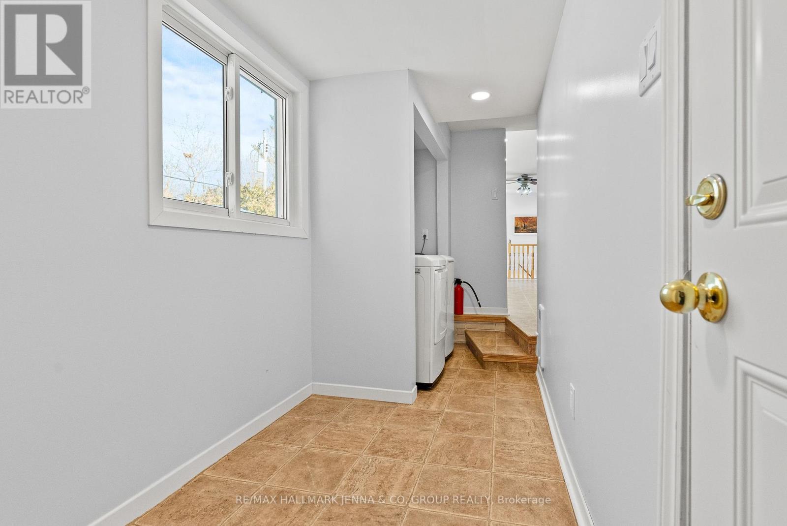 13 Pinepoint Drive, Ottawa, Ontario  K2H 6B1 - Photo 14 - X12791516