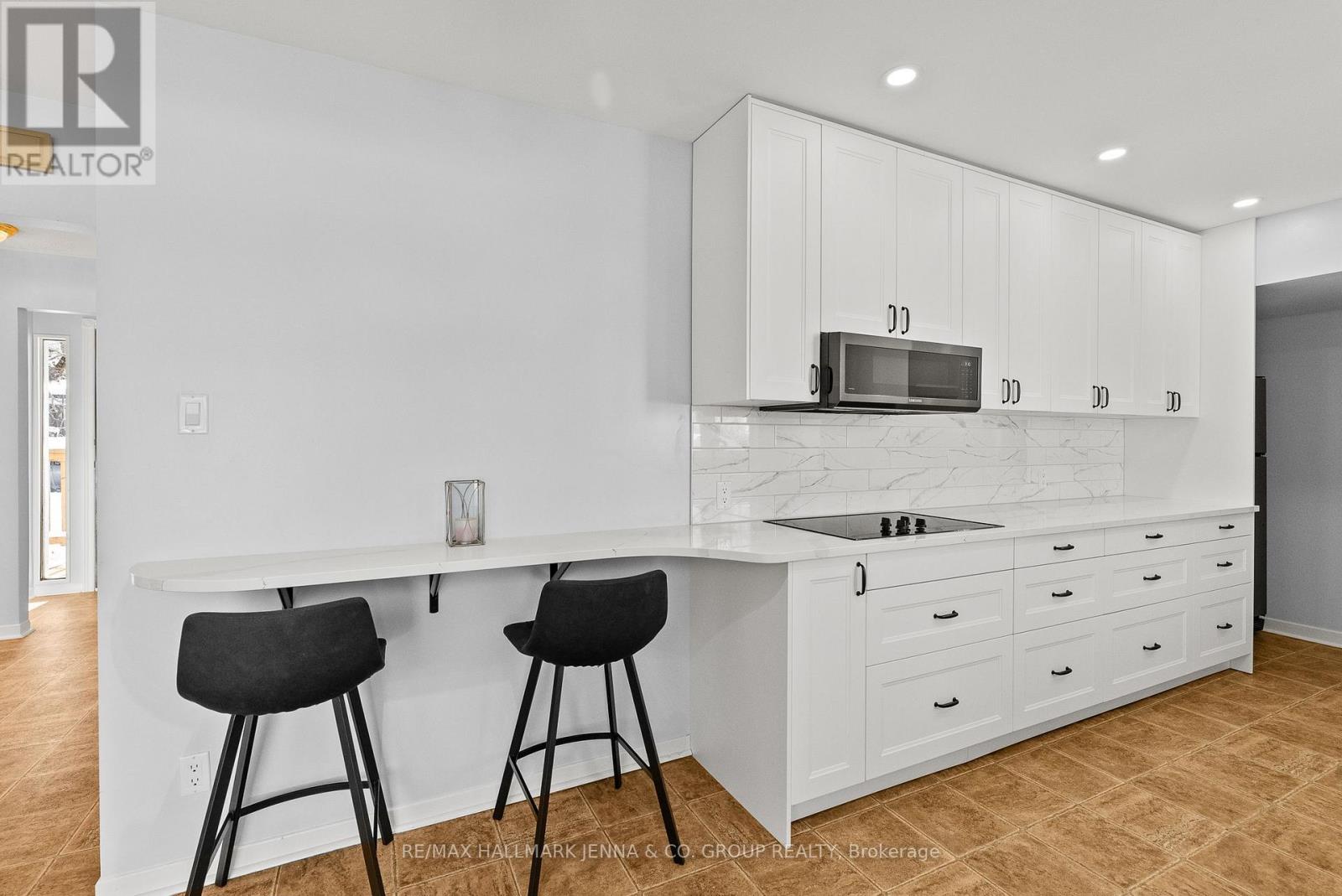 13 Pinepoint Drive, Ottawa, Ontario  K2H 6B1 - Photo 9 - X12791516