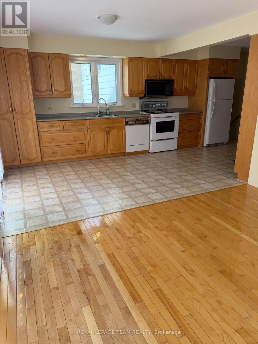 1166 Castle Hill Crescent, Ottawa, Ontario  K2C 2A8 - Photo 6 - X12791440