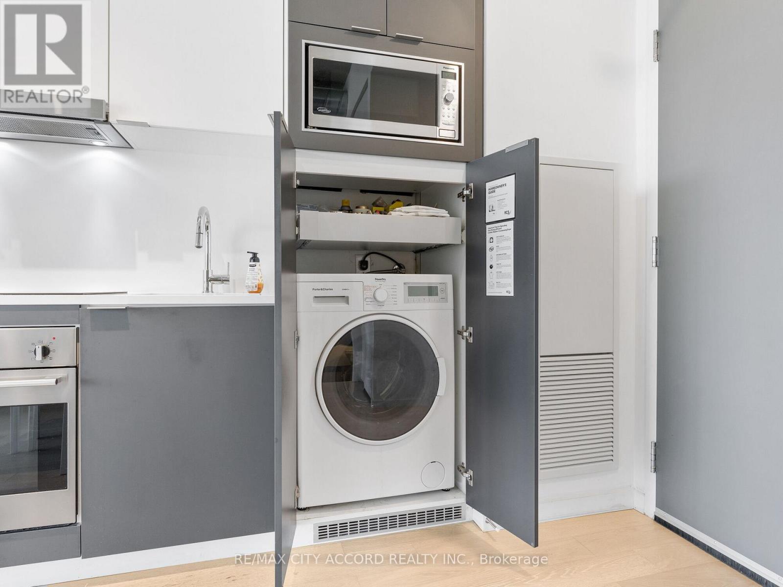 305 - 170 Bayview Avenue, Toronto, Ontario  M5A 0M4 - Photo 14 - C12791520