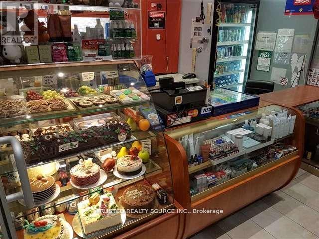 19 - 384 YONGE STREET, Toronto, Ontario