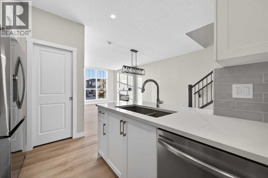 2198 Bayview Drive Sw, Airdrie, Alberta  T4B 5N4 - Photo 11 - A2284907