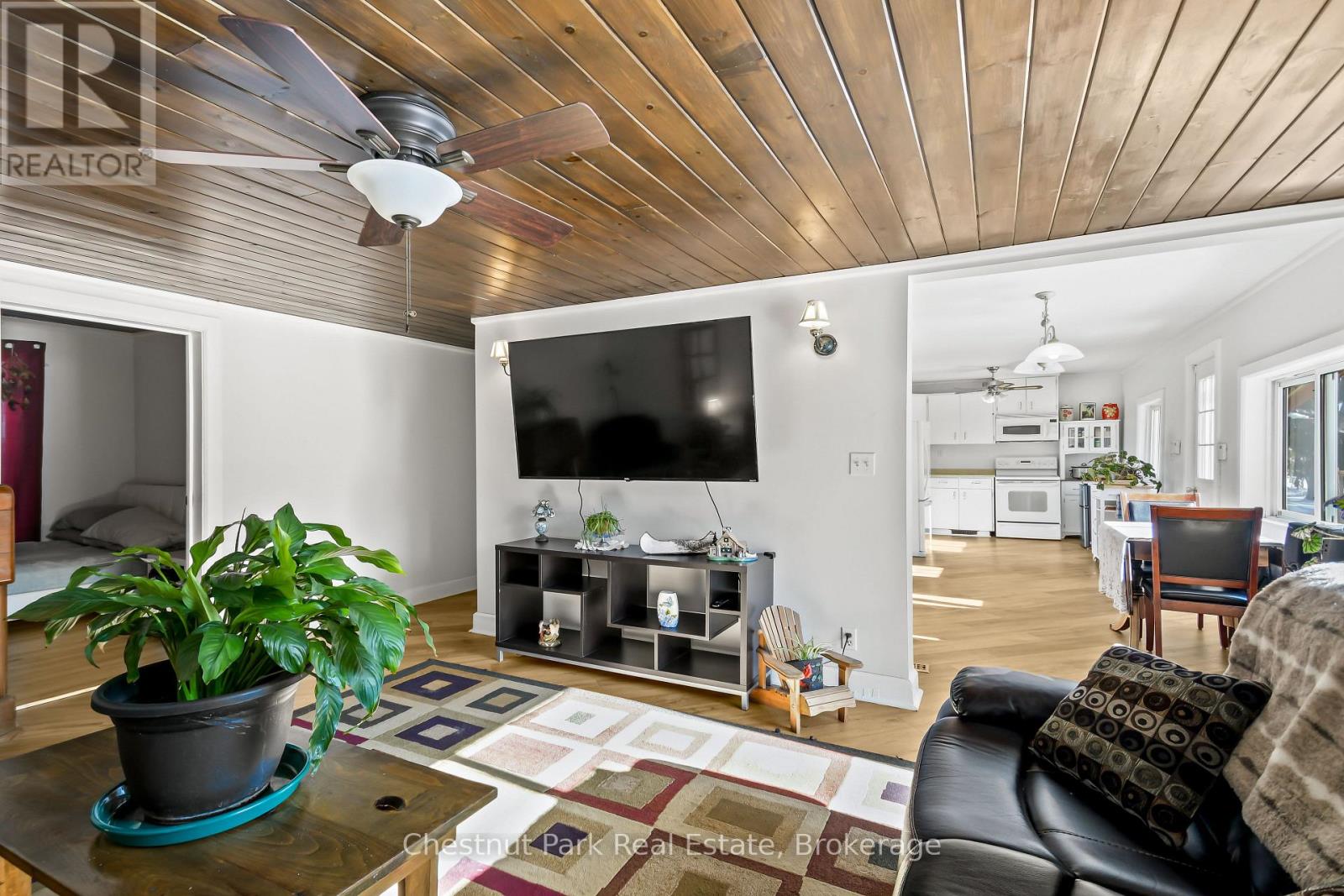 12 Ferndale Road, Muskoka Lakes, Ontario  P0B 1G0 - Photo 12 - X12791544